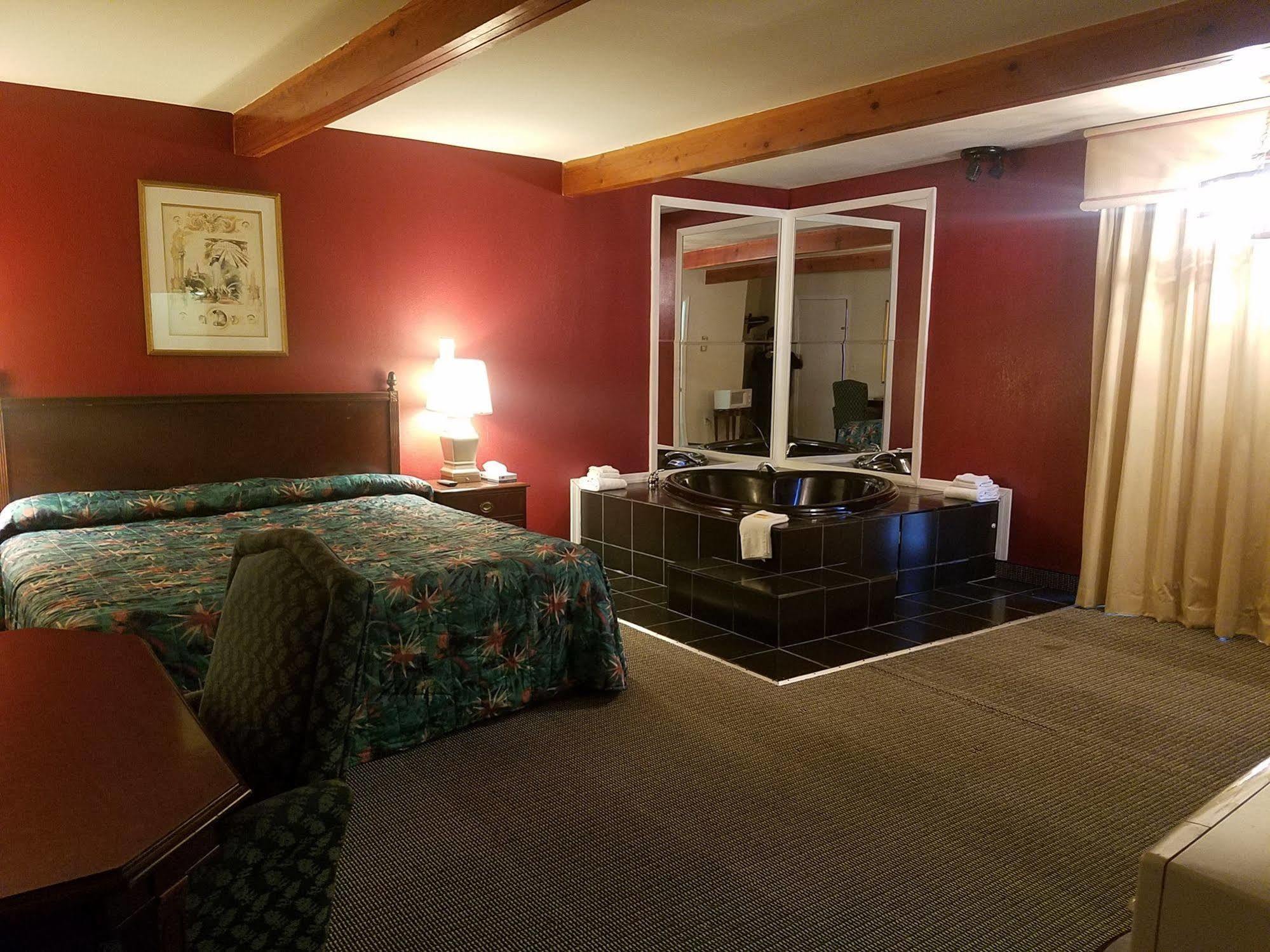 Maplehurst Motel Tunkhannock エクステリア 写真
