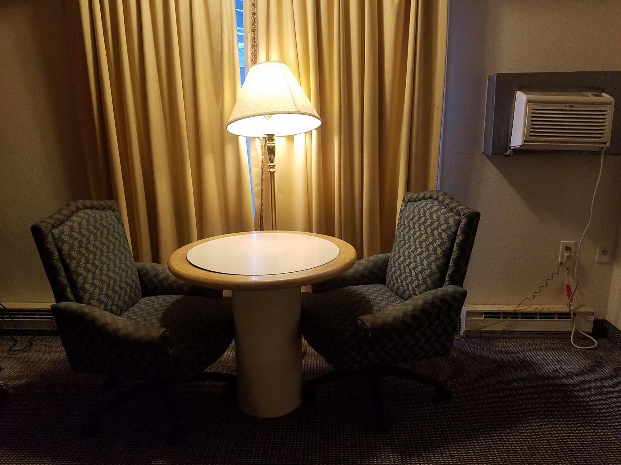 Maplehurst Motel Tunkhannock エクステリア 写真